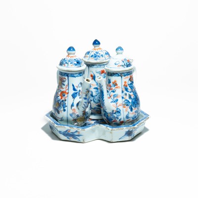 Lot 153 - Chinese export porcelain, Imari decoration, cruet set