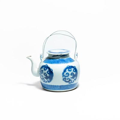 Lot 157 - Chinese blue and white porcelain teapot