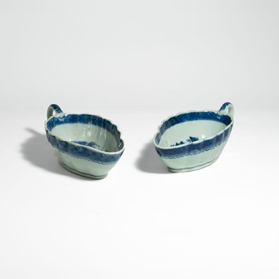 Lot 95 - Pair of Chinese export blue and white porcelain sauce boats Canton style