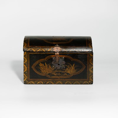 Lot 50 - A Namban lacquer coffer made for the European market
