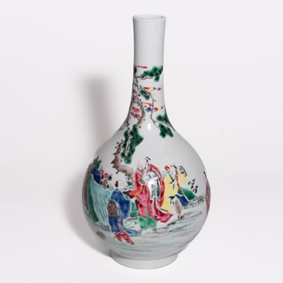 Lot 89 - A 'FAMILLE ROSE' BOTTLE VASE, CHANGPING