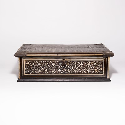 Lot 48 - An ebony indo-Portuguese jewelry box with bone inlay