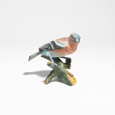 Lot 3 - A figure of a Finch, Vista Alegre